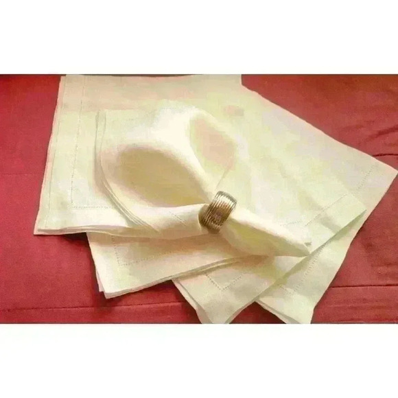 Set of 4 (each)-Linen Placemats and Dinner Napkins - Picture 2 of 5